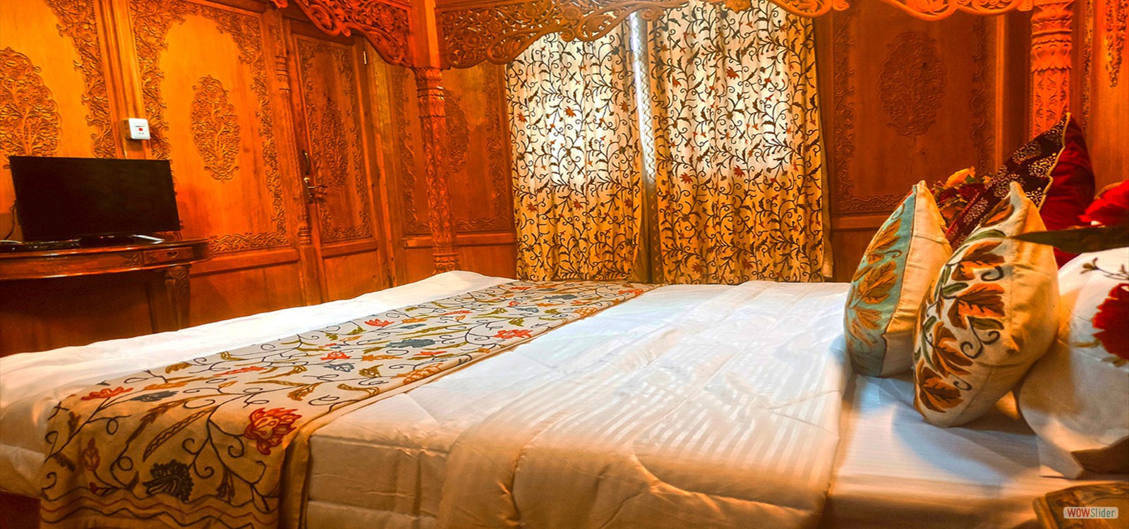 Honeymoon Suite Room